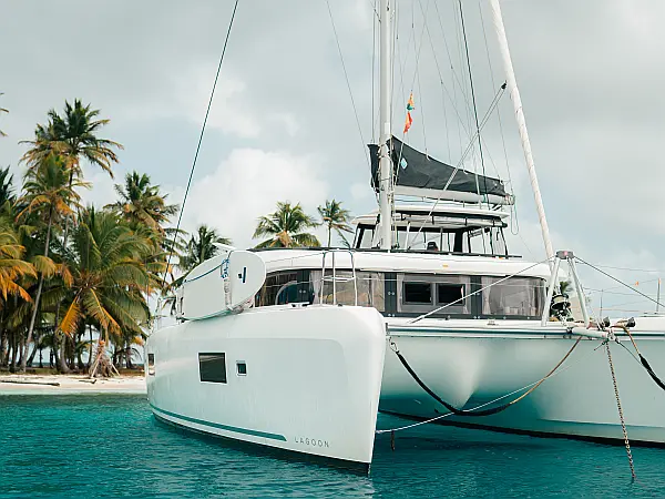Lagoon 42 - Owner Version